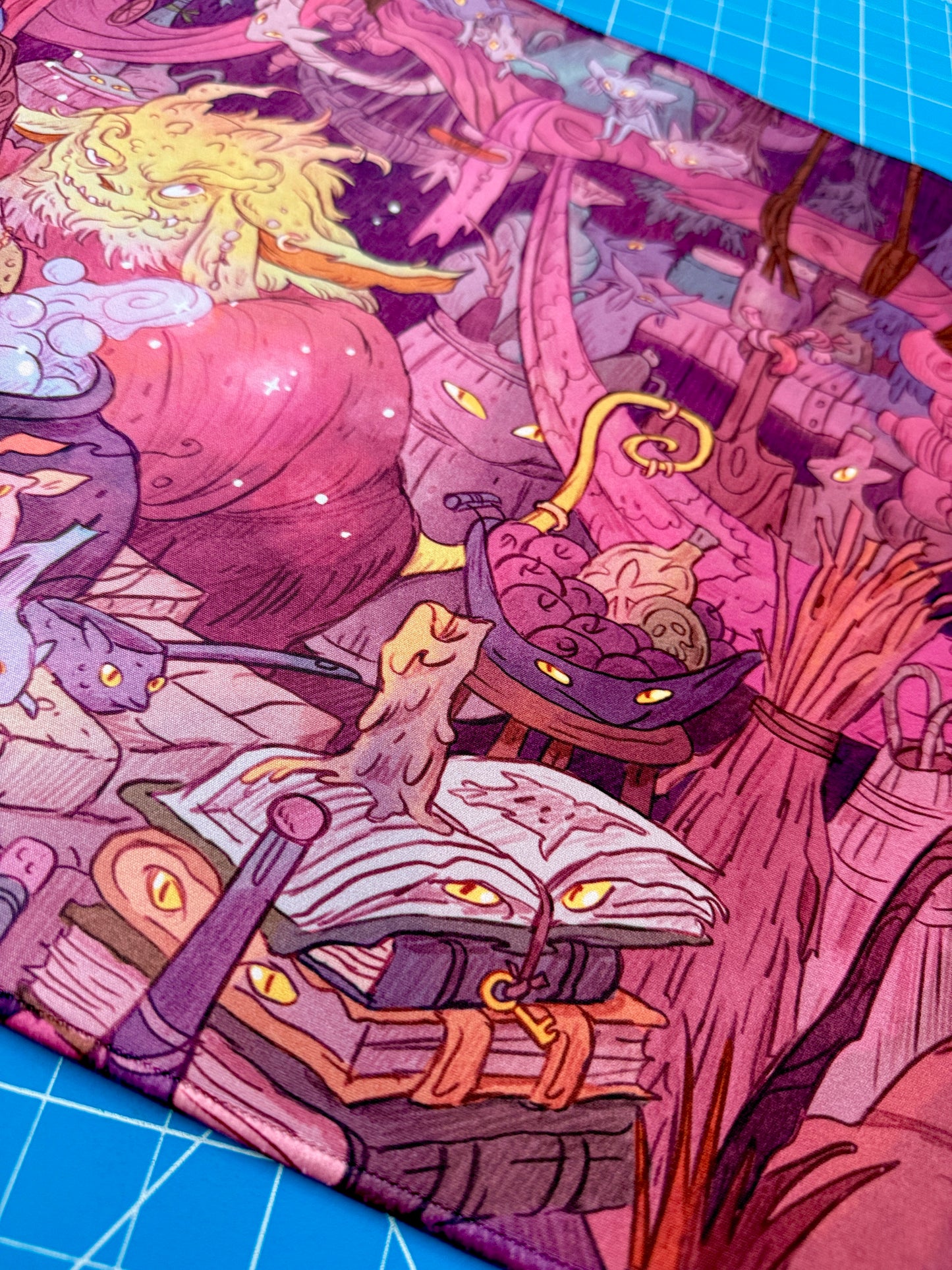 Interior Bundle Card: Lorwyn Eclipse Desk-mat